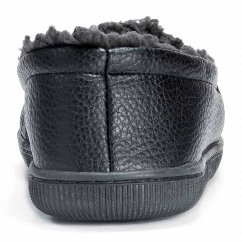 Muk Luks Moccasin Slippers Black‎ Faux Leather Fur